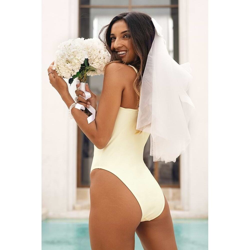 NEW CUPSHE Boho Rhapsody V-Wire One Piece Swimsuit SIZE L Yellow - Picture 2 of 3